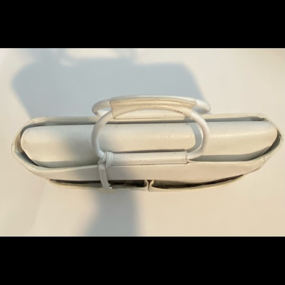 Authentic Beautiful Gucci Hand/Tote Bag - Picture 6 of 15